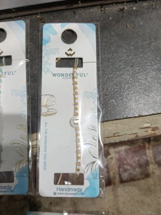 Pulsera WONDERFUL perlas blancas y doradas