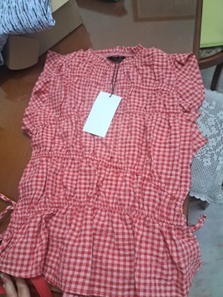 Blusa Zara cuadros rojos