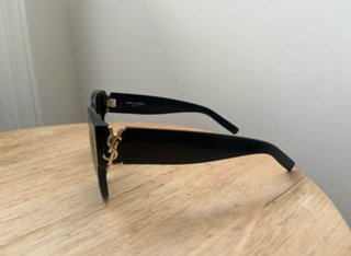 Gafas de sol Yves Saint Laurent negras
