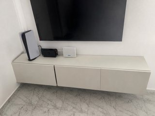 Mueble TV flotante blanco