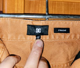 Pantalones cortos marrones marca DC
