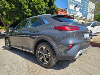 KIA XCeed Híbrido Enchufable PHEV muy Nuevoaño 202