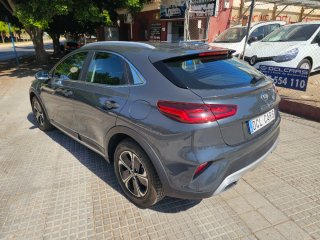 KIA XCeed Híbrido Enchufable PHEV muy Nuevoaño 202