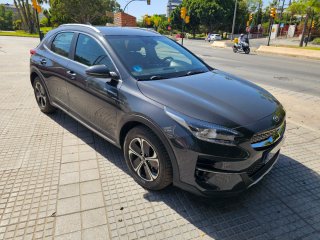 KIA XCeed Híbrido Enchufable PHEV muy Nuevoaño 202