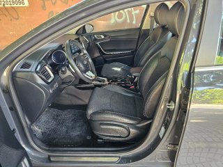 KIA XCeed Híbrido Enchufable PHEV muy Nuevoaño 202