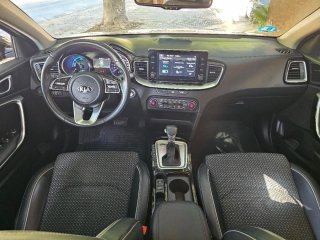 KIA XCeed Híbrido Enchufable PHEV muy Nuevoaño 202