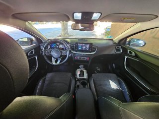 KIA XCeed Híbrido Enchufable PHEV muy Nuevoaño 202