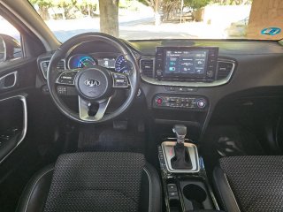 KIA XCeed Híbrido Enchufable PHEV muy Nuevoaño 202