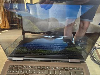 Portátil Lenovo Yoga 710-14IKB
