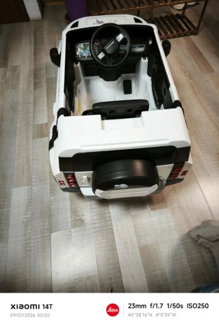 Coche teledirigido infantil blanco