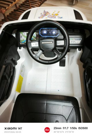 Coche teledirigido infantil blanco