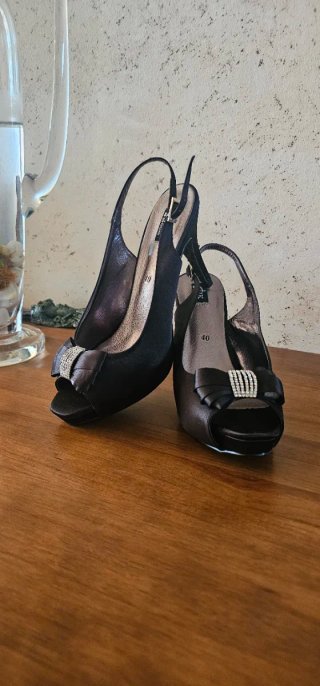 Zapatos de fiesta TUK negros y plateados talla 40