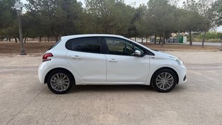 Peugeot 208 2016 12 meses de garantia