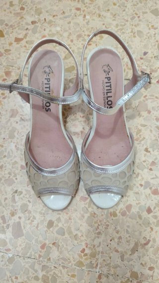 Sandalias Pitillos Beige y Plata