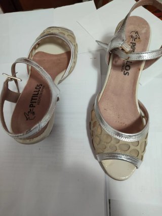 Sandalias Pitillos Beige y Plata