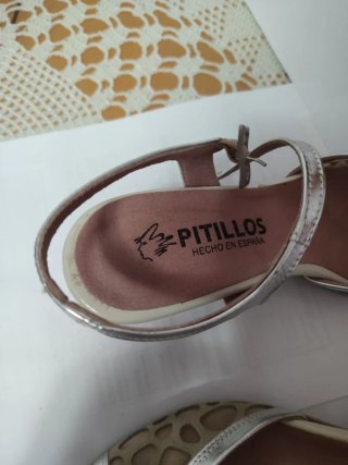 Sandalias Pitillos Beige y Plata