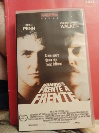 Cinta VHS Hombres Frente a Frente