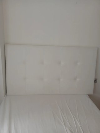 Cabecero blanco polipiel 145x85