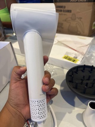 Secador de pelo blanco