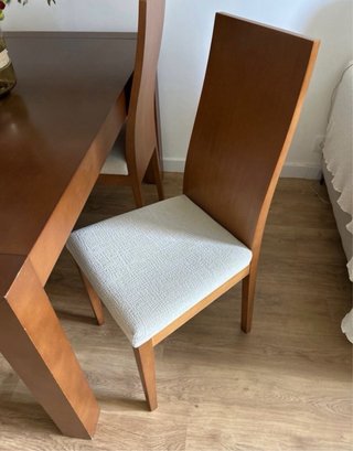 COMEDOR COMPLETO: mueble, mesa,  sillas y vitrina.