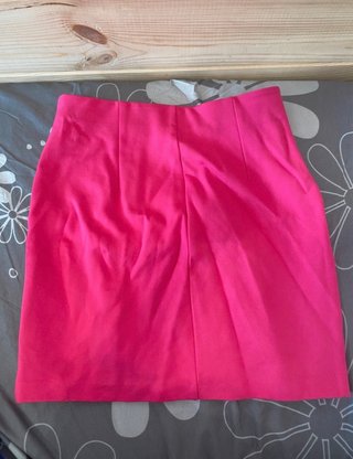 Falda corta rosa Stradivarius