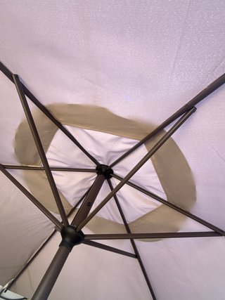 Mesa y 4 Sillas Terraza con gran parasol premium