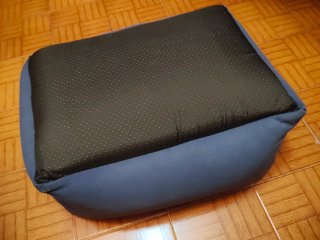 Cama para perro gris