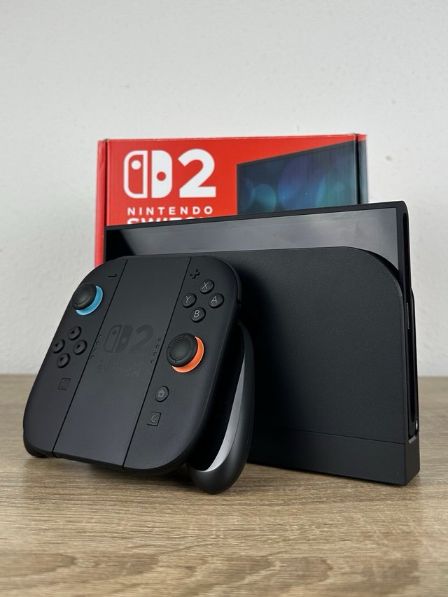 Nintendo Switch 2 + Funda | COMO NUEVA