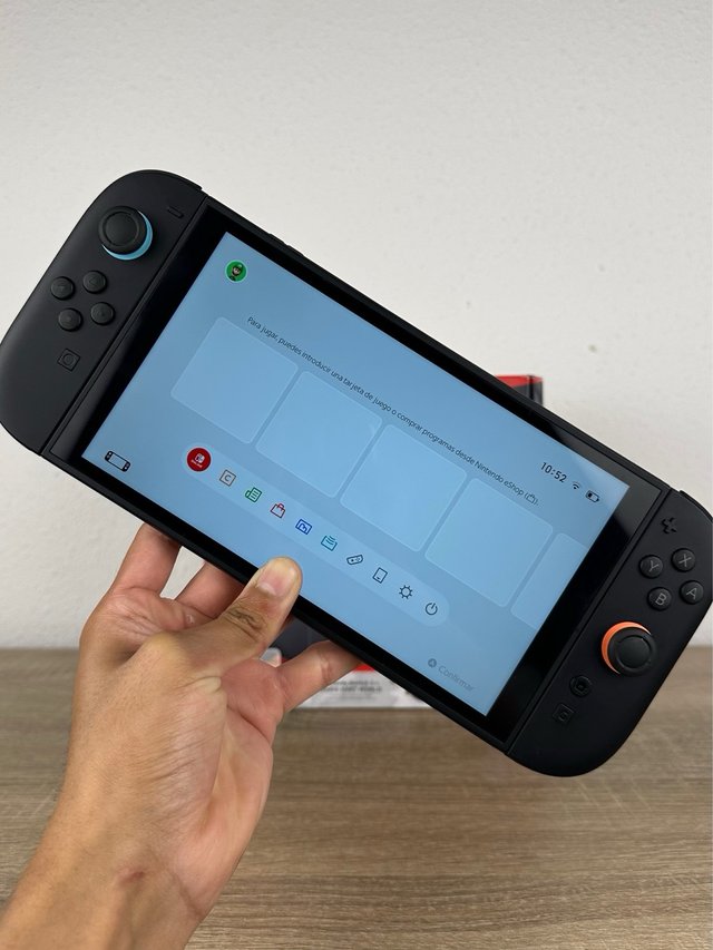Nintendo Switch 2 + Funda | COMO NUEVA
