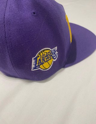 Gorra New Era Lakers Morada y Dorada
