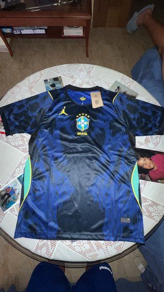 Camiseta Jordan Brasil Negra y Azul