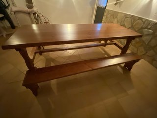 Mesa de bodega de madera rústica