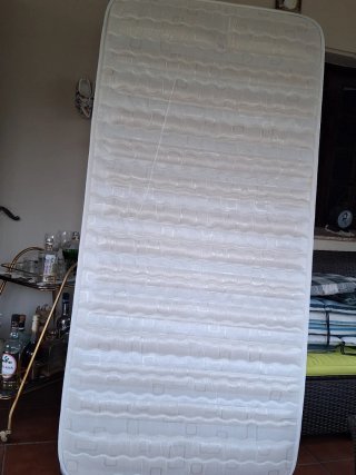 Colchón Pikolin 90x180 cm. Comprado el año pasado.