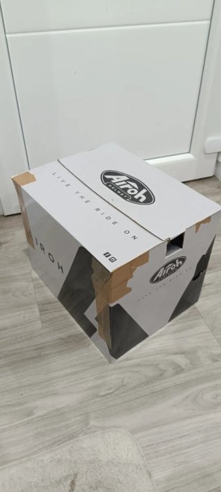 Casco Airoh Strycker