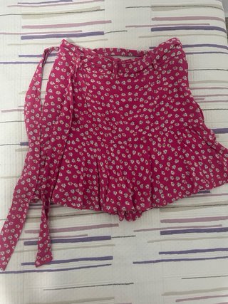 Falda pantalón corta con flores