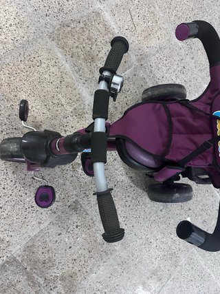 Triciclo para bebé morado