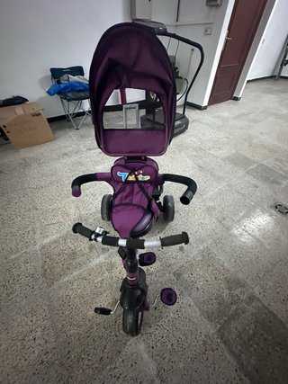 Triciclo para bebé morado