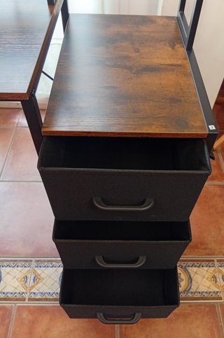 Escritorio con estantería y cajonera