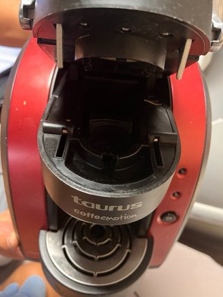 Cafetera Taurus Coffeemotion Roja