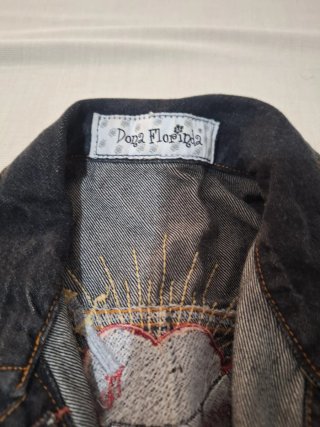Chaqueta vaquera sin mangas con bordado
