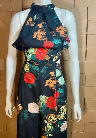Mono Zara floral halter cut-out talla L