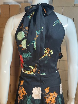 Mono Zara floral halter cut-out talla L