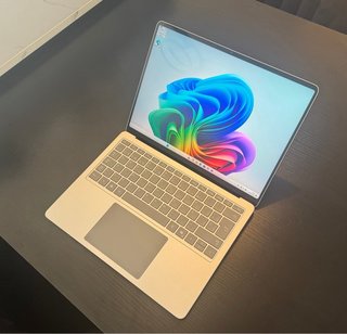 Portatile Microsoft Surface Laptop Copilot+ 13,8 16G