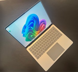 Portatile Microsoft Surface Laptop Copilot+ 13,8 16G