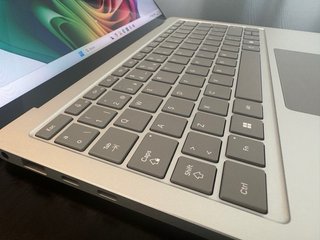 Portatile Microsoft Surface Laptop Copilot+ 13,8 16G