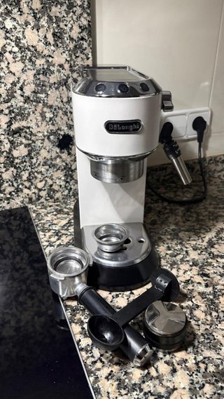 Cafetera Delonghi Blanca