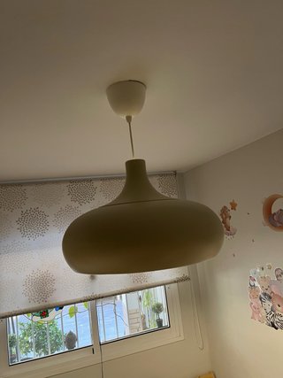 Lámpara colgante IKEA beige estilo nórdico
