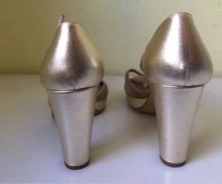 Sandalias de piel T-Strap Marrón y Dorado