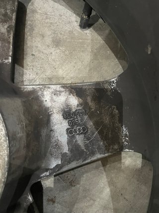 Llanta Audi Negra