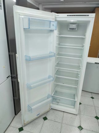 Solo Nevera sin congelador Bosch 175/60cm A++